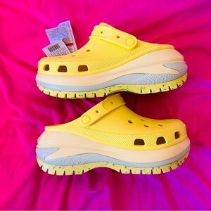 NWT NEVER WORN Crocs Mega Crush Platform Clogs W10 Neon Yellow Green